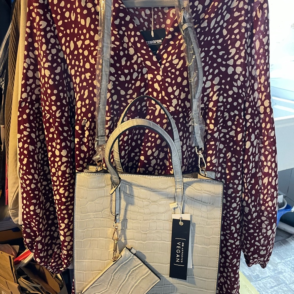 New Isabella handbag comes with shoulder strap